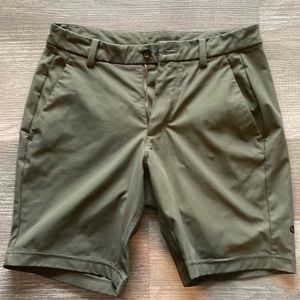 Commission Classic-Fit Short 7"
Warpstreme